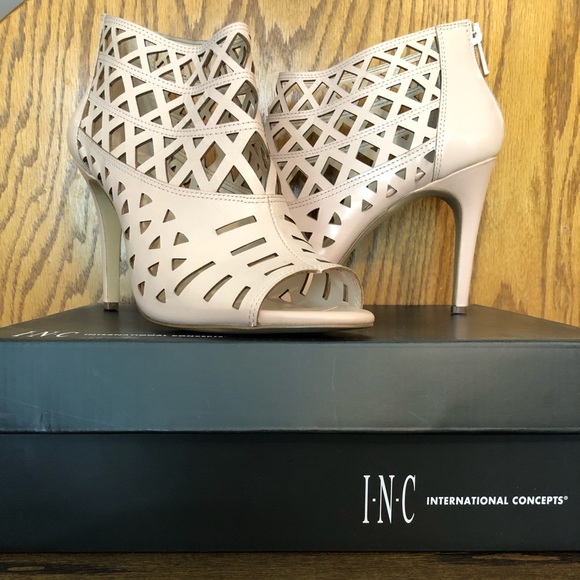 INC International Concepts Shoes - INC “Rammee” Leather Blush Sandals Sz 11 NIB